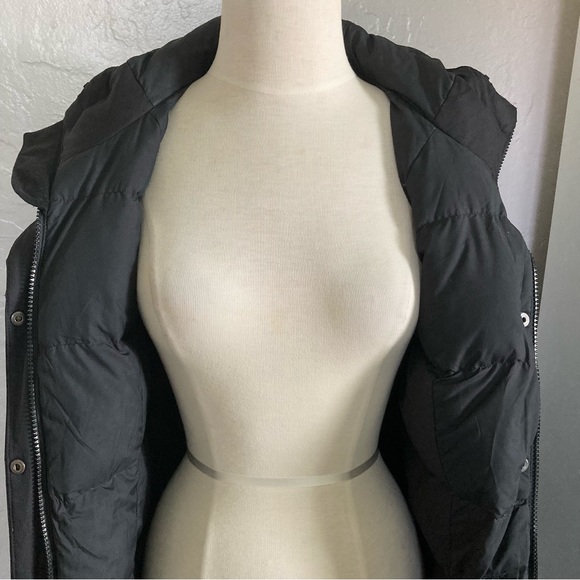 SOLD!  The North Face Women's Artic Parka Jacket TNF Black (Small) - Picture 7 of 8